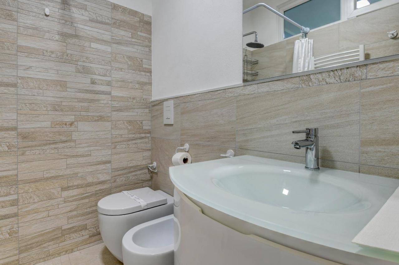 My Desenzano Holiday Apartment Desenzano del Garda Bagian luar foto